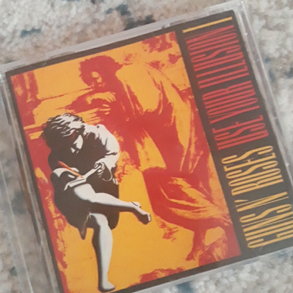 Guns N Roses use your illusion CD